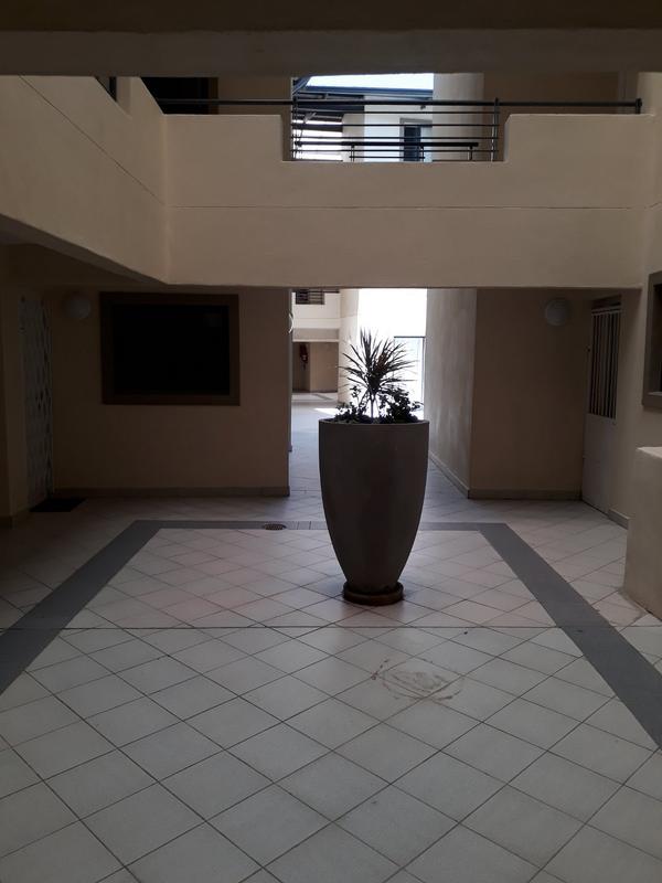 2 Bedroom Property for Sale in Somerset West Mall Triangle Western Cape